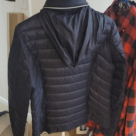 reversible packable jacket PRICED TO SELL - Picture 2 of 6